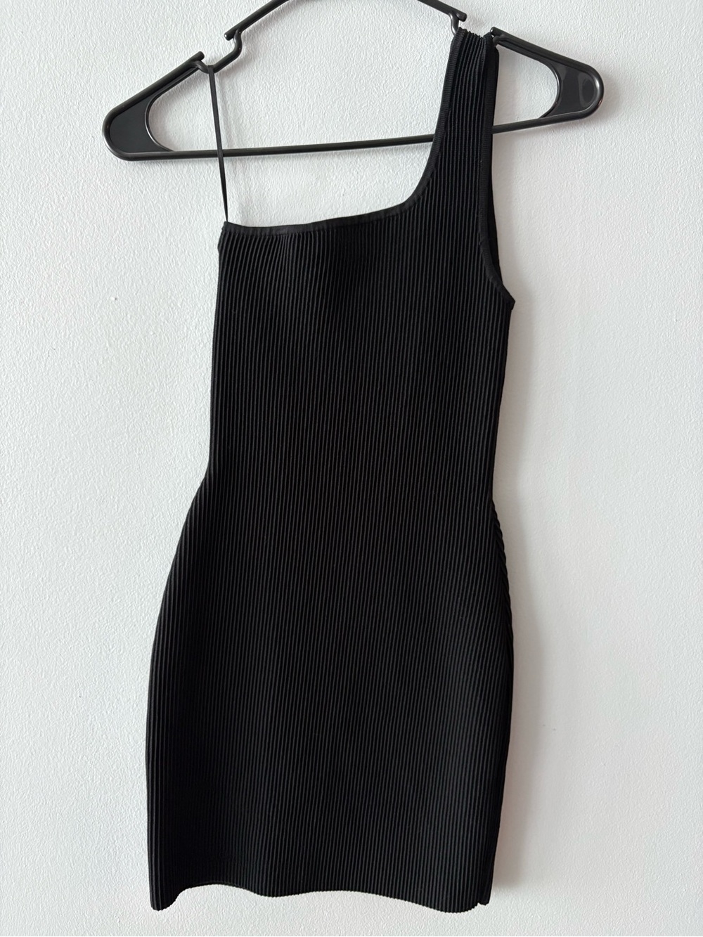 Aritzia Babaton Black One-Shoulder Ribbed Mini Dress